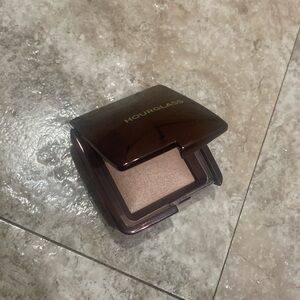 Hourglass Ambient Lighting Powder Mini: Dim Light